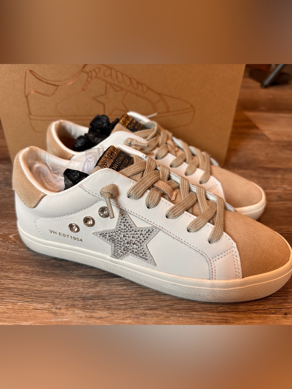 Vintage Havana Excel White Leather & Beige NWT Size 7.5